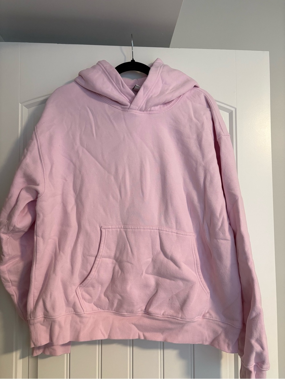 Aritzia Women’s Pink Pullover Hoodie Sweatshirt
